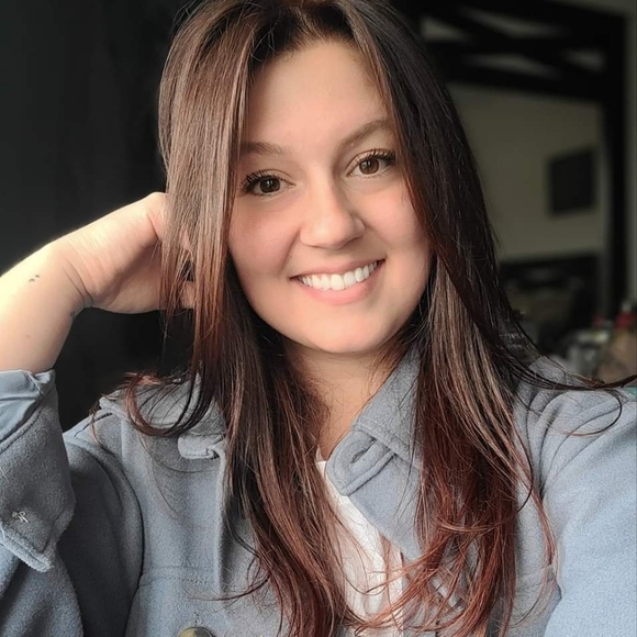 Hey, hey! I'm Justine! - Picture 1 of 1